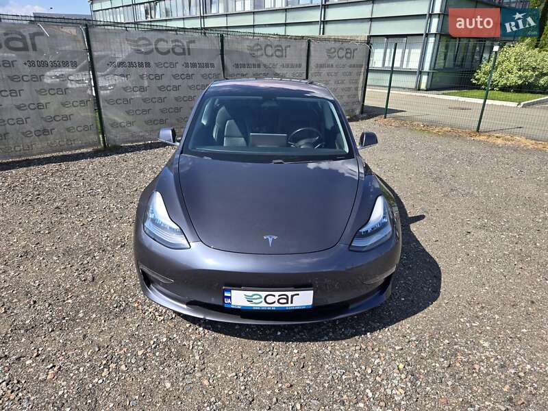 Седан Tesla Model 3 2018 в Киеве