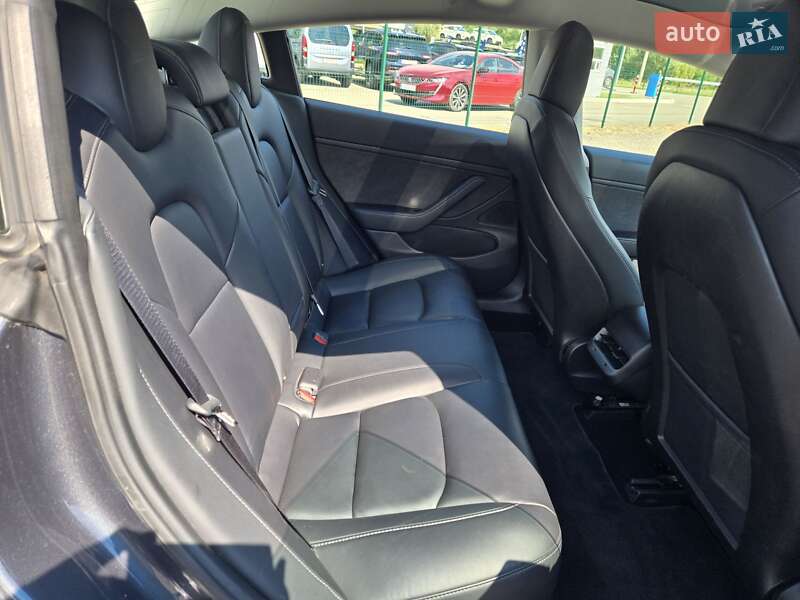 Седан Tesla Model 3 2018 в Киеве