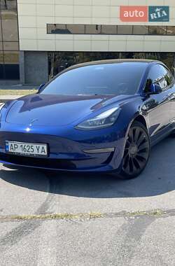 Седан Tesla Model 3 2023 в Києві