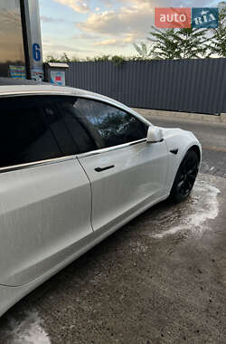 Седан Tesla Model 3 2020 в 