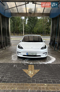 Седан Tesla Model 3 2020 в 