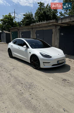 Седан Tesla Model 3 2020 в 
