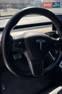 Седан Tesla Model 3 2020 в 