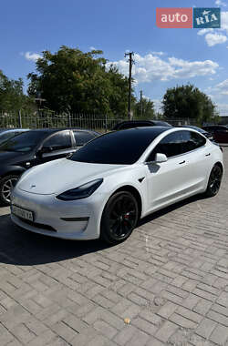 Седан Tesla Model 3 2020 в 