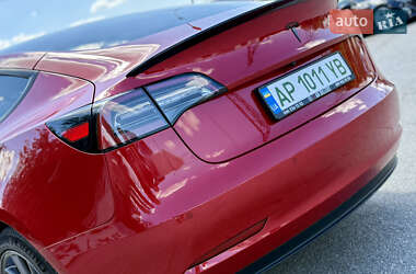 Седан Tesla Model 3 2022 в 