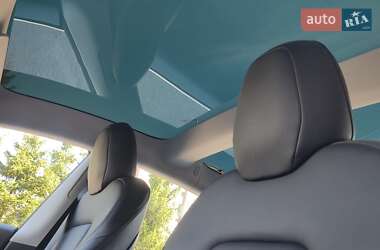 Седан Tesla Model 3 2019 в 