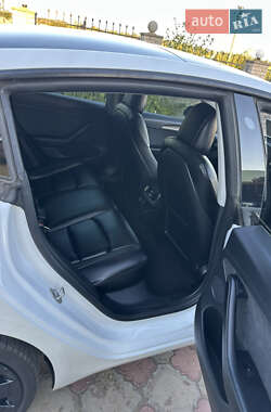 Седан Tesla Model 3 2021 в 