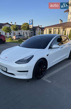 Седан Tesla Model 3 2021 в Львові
