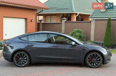 Седан Tesla Model 3 2021 в 