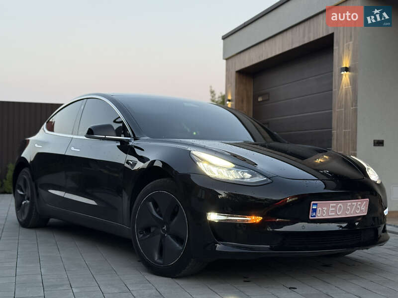 Tesla Model 3 2020