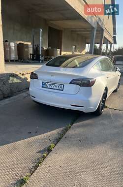 Седан Tesla Model 3 2020 в 