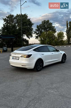 Седан Tesla Model 3 2021 в 