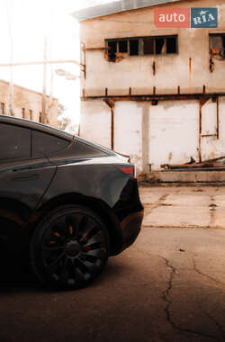 Седан Tesla Model 3 2023 в 