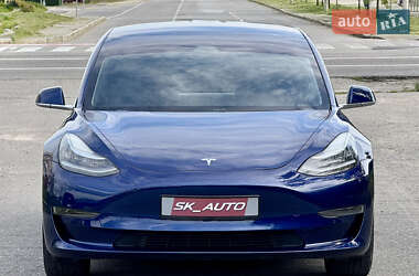 Седан Tesla Model 3 2020 в 