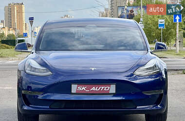 Седан Tesla Model 3 2020 в 