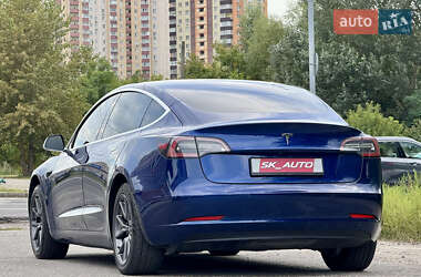 Седан Tesla Model 3 2020 в 