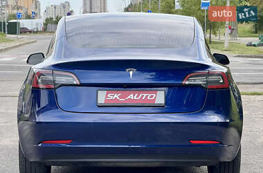 Седан Tesla Model 3 2020 в 