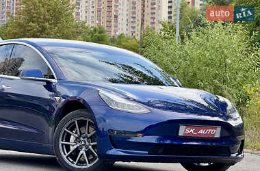 Седан Tesla Model 3 2020 в 