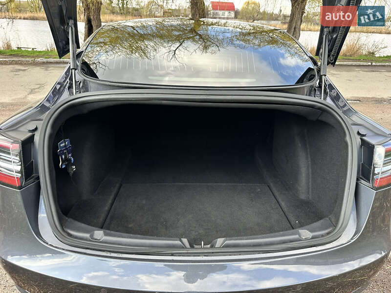 Седан Tesla Model 3 2019 в Белой Церкви