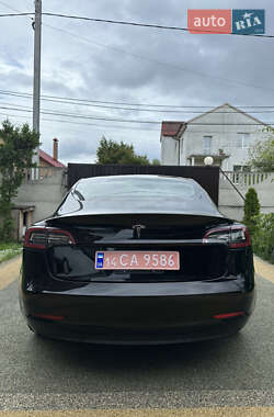 Внедорожник / Кроссовер Tesla Model 3 2020 в 