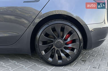 Седан Tesla Model 3 2023 в 