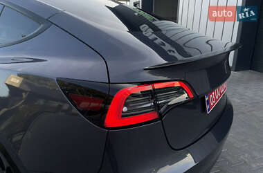 Седан Tesla Model 3 2023 в 