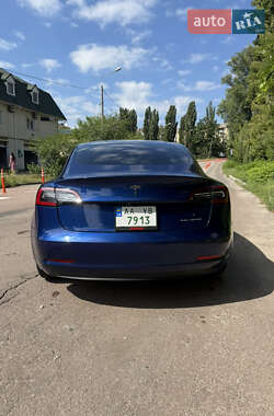 Седан Tesla Model 3 2019 в Львове