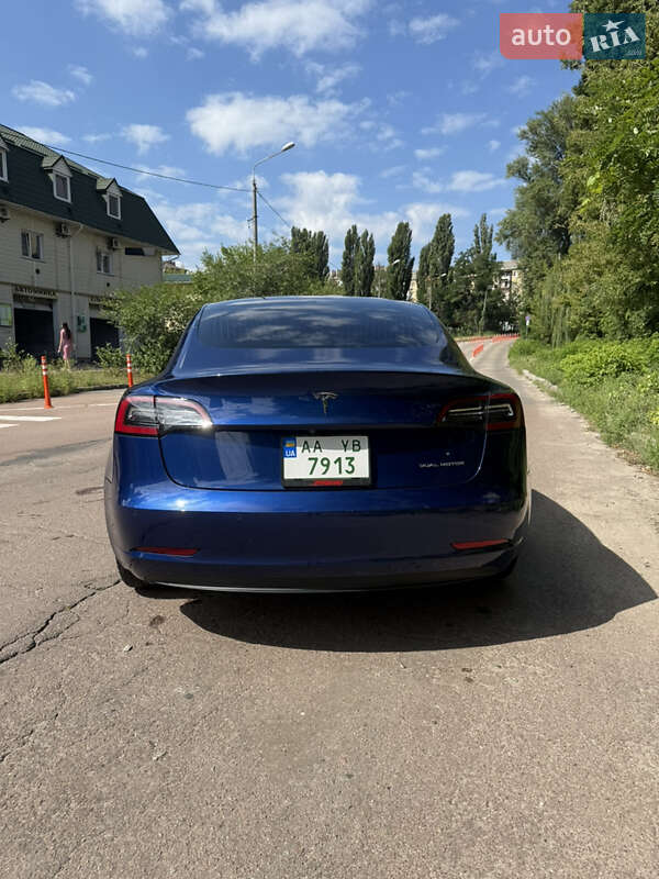 Седан Tesla Model 3 2019 в Киеве