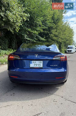 Седан Tesla Model 3 2019 в Львове