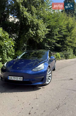 Седан Tesla Model 3 2019 в Львове