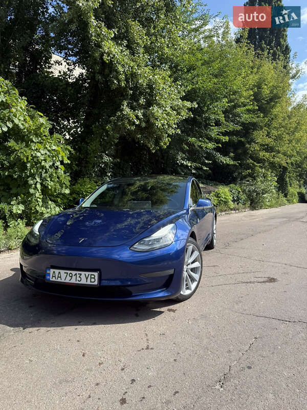 Седан Tesla Model 3 2019 в Киеве