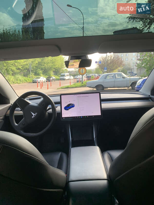Седан Tesla Model 3 2019 в Киеве