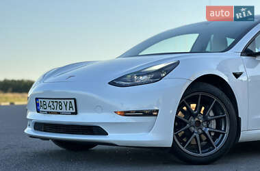 Седан Tesla Model 3 2021 в 