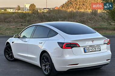 Седан Tesla Model 3 2021 в 