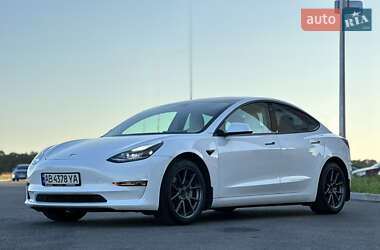 Седан Tesla Model 3 2021 в 