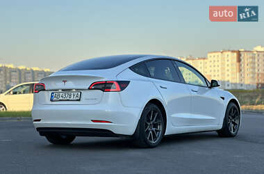 Седан Tesla Model 3 2021 в 