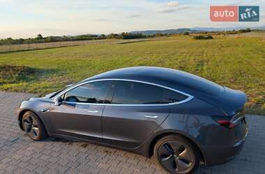 Седан Tesla Model 3 2019 в 