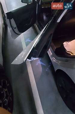 Седан Tesla Model 3 2018 в Киеве