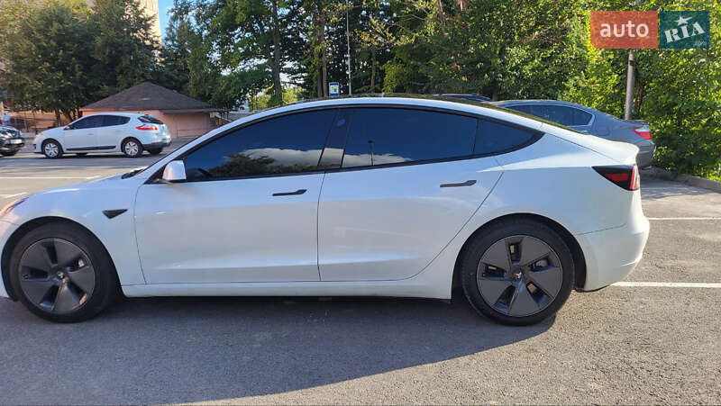 Седан Tesla Model 3 2021 в Вінниці