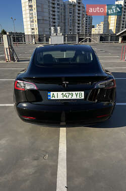 Седан Tesla Model 3 2020 в 