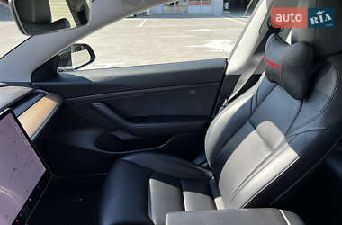 Седан Tesla Model 3 2020 в 