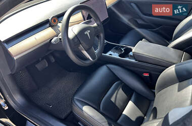 Седан Tesla Model 3 2020 в 