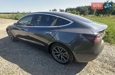 Седан Tesla Model 3 2017 в 