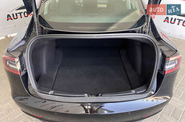 Седан Tesla Model 3 2020 в 