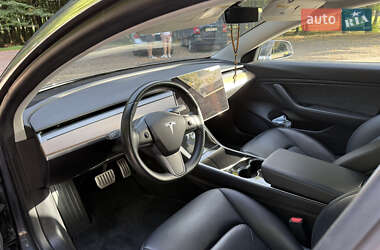 Седан Tesla Model 3 2019 в 