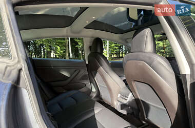 Седан Tesla Model 3 2019 в 