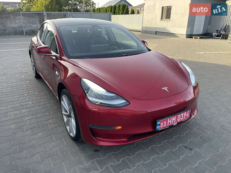 Седан Tesla Model 3 2020 в 
