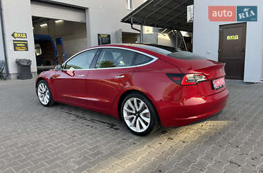 Седан Tesla Model 3 2020 в 
