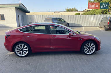 Седан Tesla Model 3 2020 в 