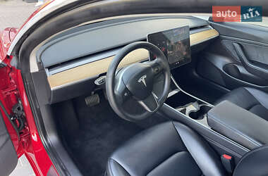 Седан Tesla Model 3 2020 в 